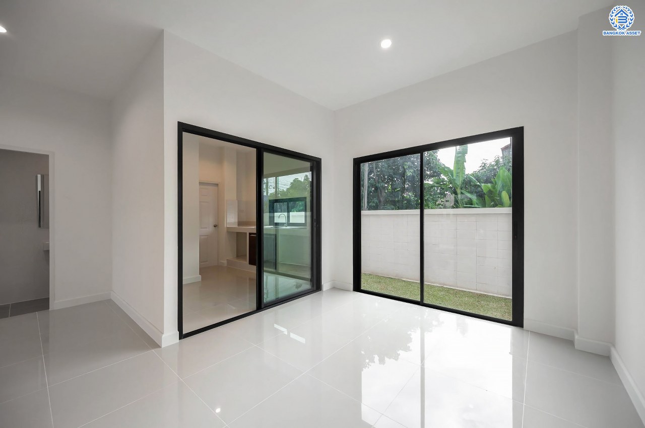 บ้านมือสองตกแต่งใหม่ โครงการ มณธานี บางแค บ้านเดี่ยว 3 ชั้น ดีไซน์หรูหรา เนื้อที่กว้าง 55.3 ตร.ว. พื้นที่ใช้สอย 240 ตร.ม. ฟังก์ชัน 5 ห้องนอน 4 ห้องน้ำ 2 ที่จอดรถ ฟังก์ชันครบตอบทุกไลฟ์สไตล์ บนทำเลศักยภาพ เชื่อมต่อถนนกาญจนาภิเษก ใกล้เดอะมอลล์บางแค ใกล้รถไฟฟ้าสายสีน้ำเงิน "สถานีหลักสอง" และจุดขึ้นทางด่วน "กาญจนาภิเษก"...